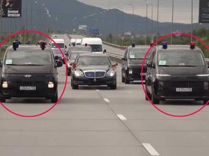 Nah Lho! Pengawal Kim Jong Un Ketahuan Pakai Hyundai Staria, Logo Belum Ditutup!