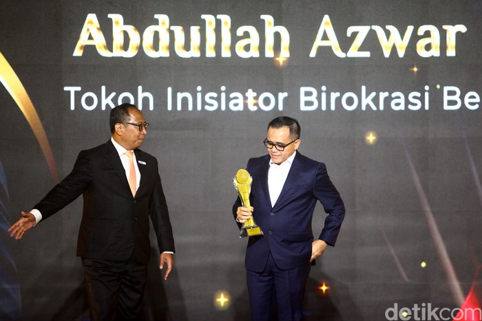 Menteri Pendayagunaan Aparatur Negara dan Reformasi Birokrasi (PANRB) Abdullah Azwar Anas dianugerahi penghargaan sebagai Tokoh Inisiator Birokrasi pada ajang detikcom Awards 2023. Penghargaan diberikan atas gebrakan Anas dalam melakukan reformasi birokrasi.