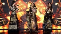 Tri Vanita yang turut memeriahkan detikcom Awards 2023 ini diisi oleh Novia Bachmid, Olivia Pardede, dan Mirabeth Sonia.  
