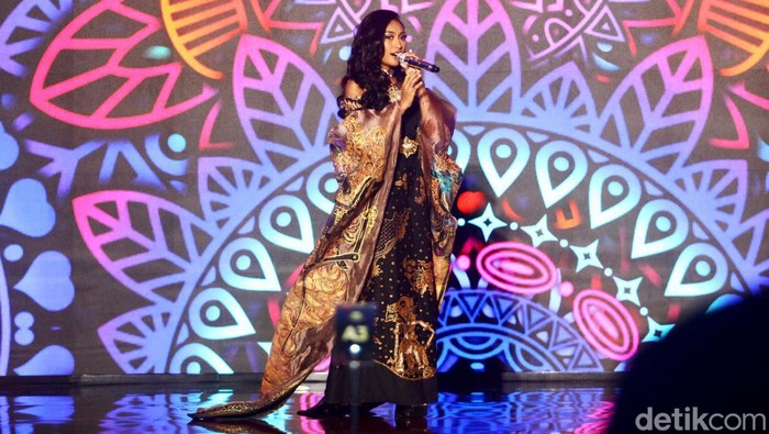Novia Bachmid, Olivia dan Mirabeth di detikcom Awards 2023 detikcom Awards 2023 digelar di The Westin, Jakarta, Kamis (21/9). Selain tarian tradisional, program ini juga dimeriahkan oleh trio jebolan Indonesian Idol menyerupai Novia Bachmid, Olivia Pardede, dan Mirabeth Sonia.