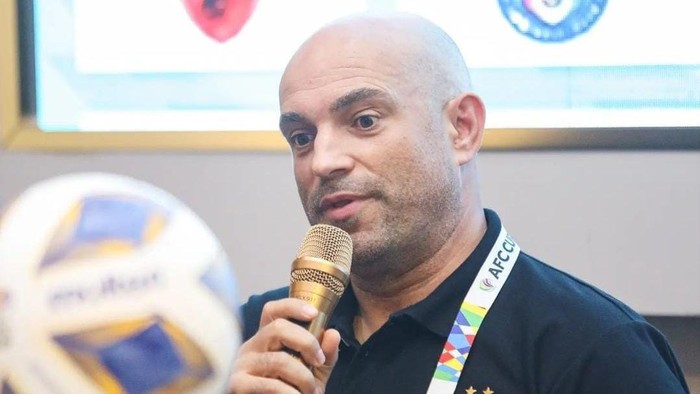 Pelatih PSM Makassar Bernardo Tavares jelang lawan Hai Phong FC di AFC Cup 2023/2024.