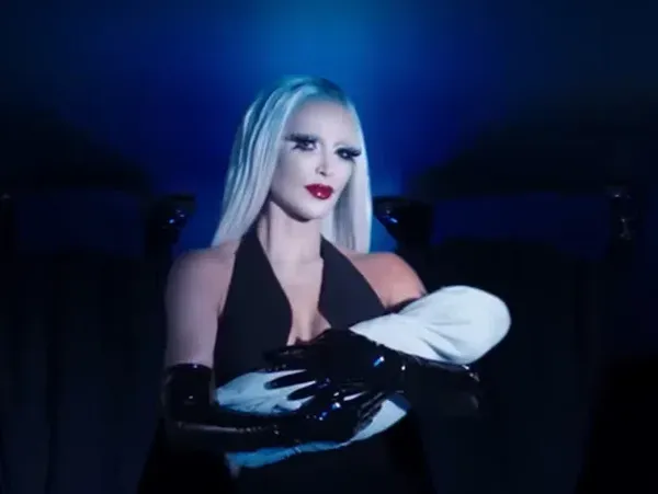 Foto Gaya Seram Kim Kardashian di American Horror Story, Aktingnya Dikritik