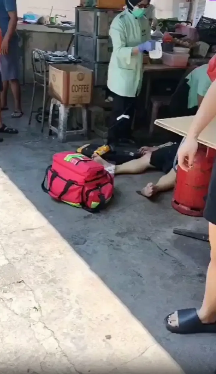 Pingsan Saat Masak, Penjual  Ini Meninggal Karena Wajahnya Masuk Penggorengan