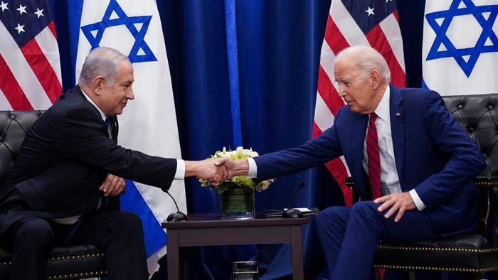 U.S. President Joe Biden holds a bilateral meeting with Israeli Prime Minister Benjamin Netanyahu on the sidelines of the 78th U.N. General Assembly in New York City, September 20, 2023. REUTERS/Kevin Lamarque