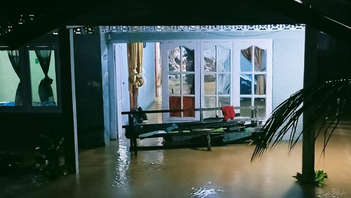 Rumah warga di Aceh Selatan terendam banjir. (Foto: Dok. BPBA)
