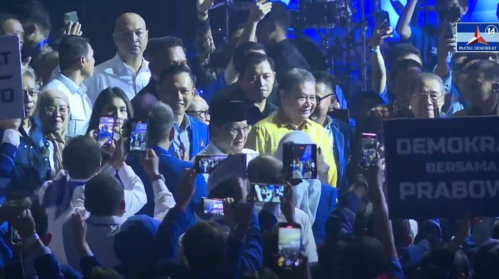 SBY dan Prabowo berdampingan masuk ke Rapimnas Demokrat