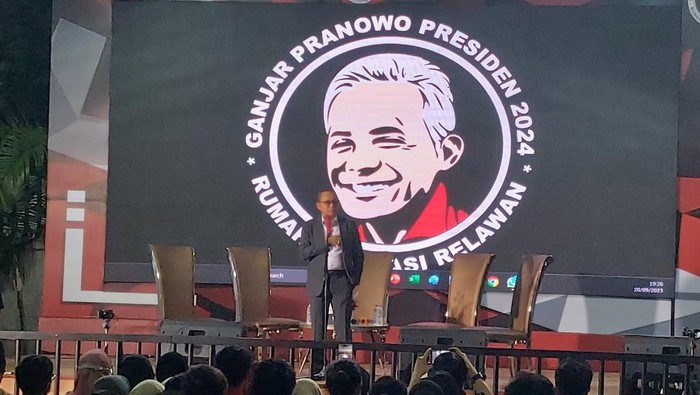 Sekretaris Tim Koordinasi Relawan Pemenangan Pilpres PDIP, Deddy Yevry Sitorus di Rumah Aspirasi Ganjar Pranowo, Jakarta Pusat, Rabu (20/9/2023).