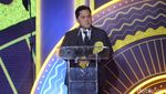 Semringah Erick Thohir Raih Penghargaan Tokoh Transformasi BUMN