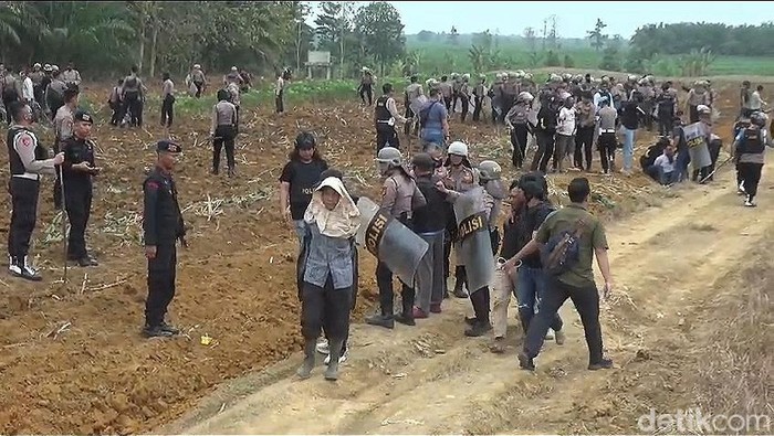 Sengketa lahan di Lampung Tengah, 7 warga bersenjata tajam diamankan.