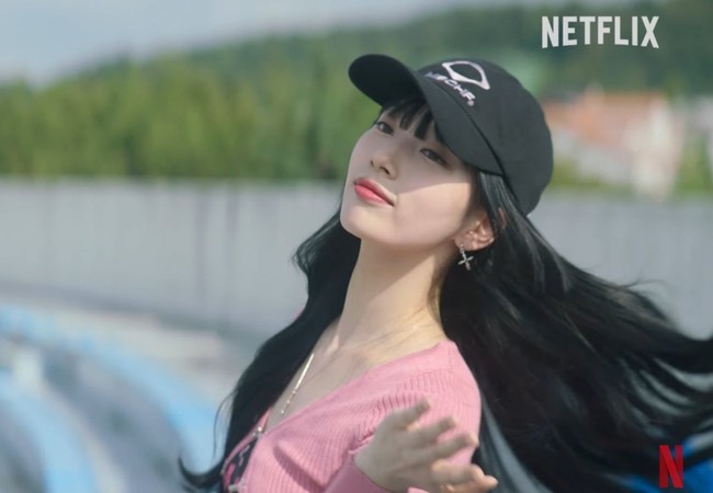 Netflix baru saja menayangkan trailer drama Korea Doona, yang dibintangi Suzy. Penampilannya sontak menjadi perbincangan para penggemar.Foto: dok. Netflix