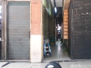 Pasar Taman Puring Kian Redup Babak Belur Lawan Online