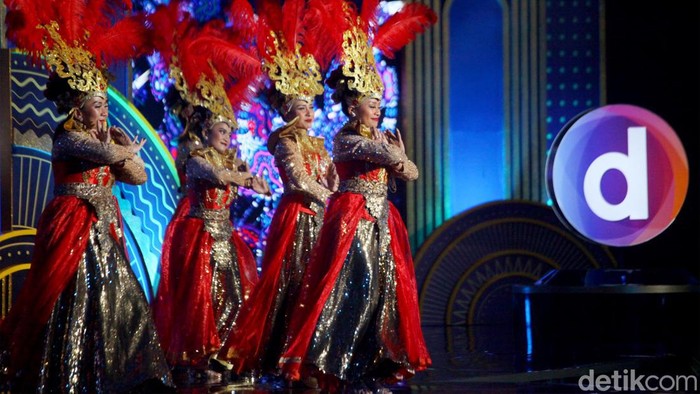 detikcom Awards 2023 yang mengangkat tema 'Adapt and Transform For An Era Of Change' digelar di Java Ballroom The Westin Jakarta, Kamis (21/9). Acara ini dimeriahkan dengan tarian tradisional.