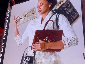 Top! Brand Fashion asal Indonesia Mejeng di Times Square New York