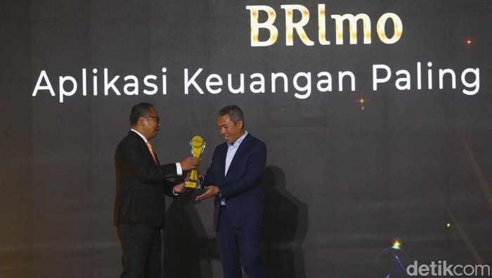 PT Bank Rakyat Indonesia (Persero) Tbk atau BRI menyabet penghargaan Aplikasi Keuangan Paling Inovatif dalam ajang detikcom Awards 2023. Penghargaan ini diberikan sejalan dengan berbagai inovasi yang dikembangkan perusahaan pelat merah.