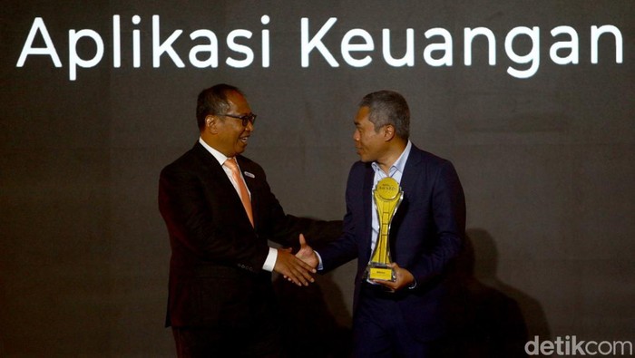Top! BRImo Jadi Aplikasi Keuangan Paling Inovatif PT Bank Rakyat Indonesia (Persero) Tbk atau BRI menyabet penghargaan Aplikasi Keuangan Paling Inovatif dalam ajang detikcom Awards 2023. Penghargaan ini diberikan sejalan dengan berbagai inovasi yang dikembangkan perusahaan pelat merah.