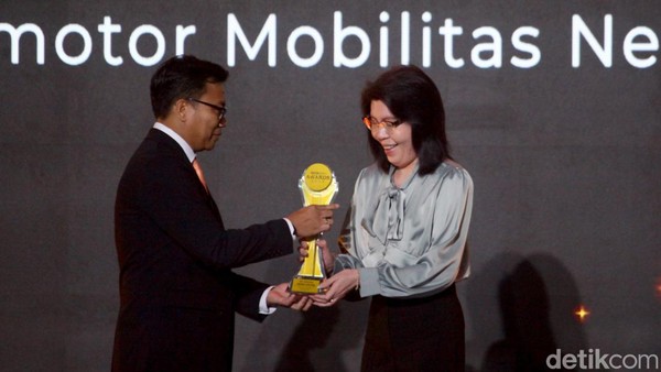 Toyota Raih Penghargaan Promotor Mobilitas Netral Karbon