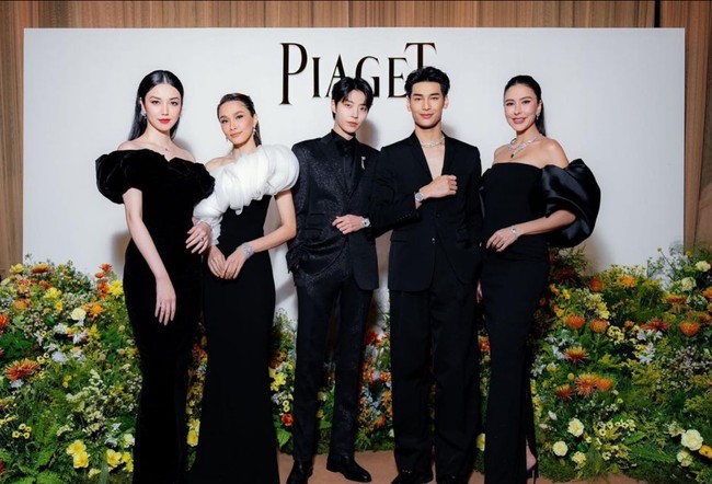 Velove Vexia menghadiri gala dinner yang digelar brand perhiasan asal Swiss, Piaget, di Nai Lert Park, Thailand. Selain Velove, sejumlah selebriti dari negara lain juga turut hadir. Foto: Instagram/@vaelovexia, Piaget