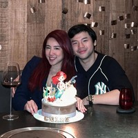 Rupanya momen ultah Sean bukanlah kali pertama keduanya memamerkan kebersamaan mereka. Melihat dari akun Instagram pribadi Chloe, ia dan Sean sempat memamerkan kemesraan mereka di hari ulang tahun Chloe yang jatuh di awal Juli. Foto: Instagram/@vietyanachloe