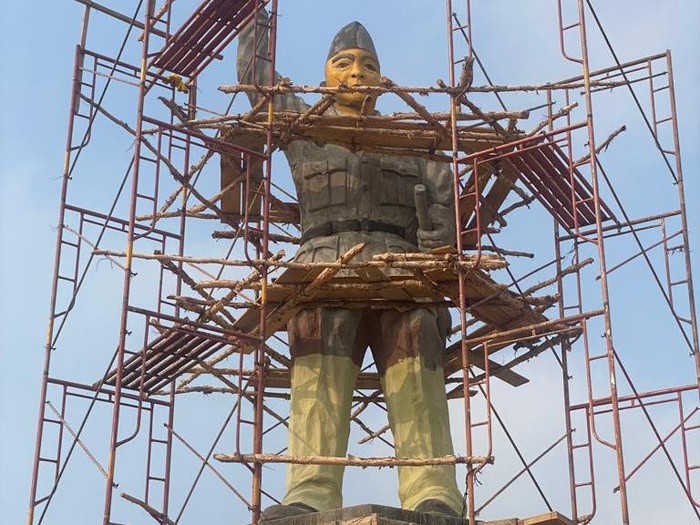 Wajud patung Bung Karno yang lebih gemuk dari biasanya