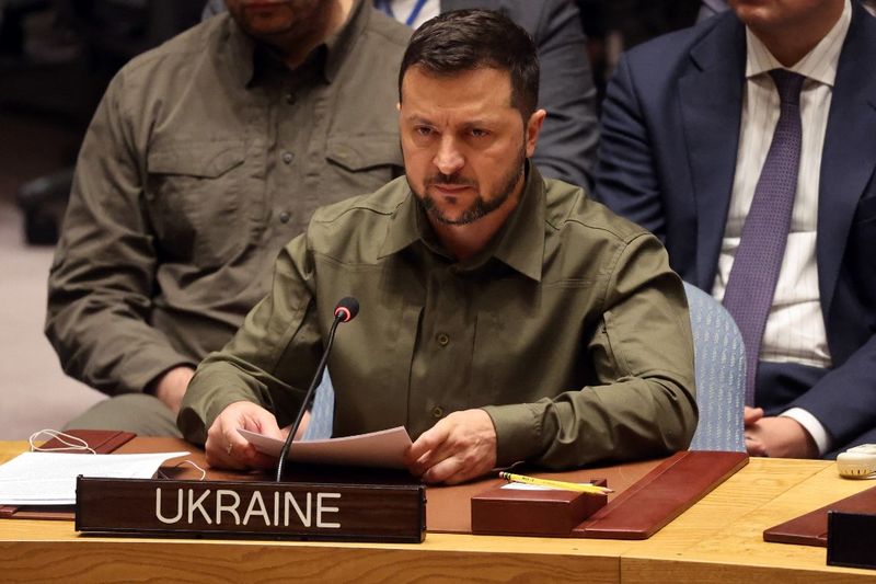 NEW YORK, NEW YORK - SEPTEMBER 20: President of Ukraine Volodymyr Zelensky speaks to the U.N. Security Council on the war his country in a meeting during the United Nations General Assembly (UNGA) on September 20, 2023 in New York City. Zelensky called on the U.N. Security Council to broaden its membership and remove Russias veto power.   Spencer Platt/Getty Images/AFP (Photo by SPENCER PLATT / GETTY IMAGES NORTH AMERICA / Getty Images via AFP)