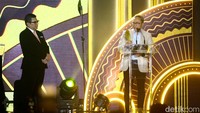 Dalam pidatonya Zulhas mengaku berterima kasih atas penghargaan yang diberikan. Namun Ia justru menghadiahkan penghargaan tersebut untuk keluarga besar Kemendag yang menurutnya juga telah bekerja keras bersama sejauh ini.