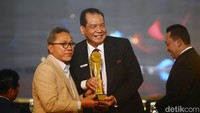 Zulhas juga sempat berfoto bersama pendiri CT Corp, Chairul Tanjung.