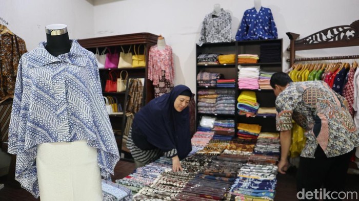 Asa para pedagang Balubur Town Square bertahan dari gempuran zaman.