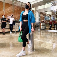 Terlepas dari kasus hukum yang membelitnya, sosok Ayu Aulia memang kerap mencuri perhatian. Tak lain karena gaya busananya yang seksi.  Foto: Instagram/@ayuaulia5252