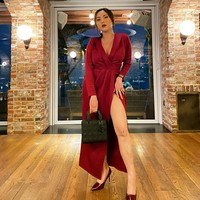 Ayu Aulia dipolisikan tunangan atas tuduhan penganiayaan. Dia disebut mencakar wajah pria bernama Abhinaya, dan merusak barang. Foto: Instagram/@ayuaulia5252