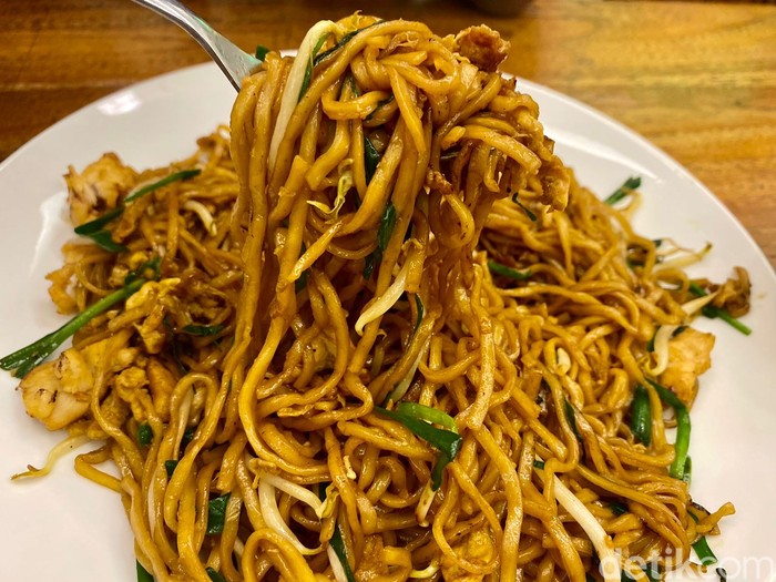 Bakmi Salemba 43 : Renyah Gurih Fuyunghai dan Lumpia Shanghai Klasik