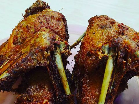 Bebek Goreng Palupi berada di Jalan Rungkut Asri Tengah No 10, Rungkut, Surabaya. Tempat makan bebek goreng ini buka hari Senin hingga Kamis pukul 10.00-22.00 WIB. Sementara hari Jumat buka jam 13.00-22.00 WIB, Sabtu dan Minggu pukul 10.00-22.00 WIB.