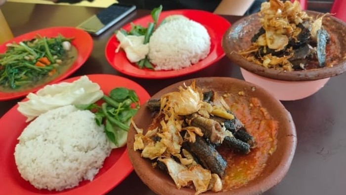Belut Suroboyo Arie Surabaya.