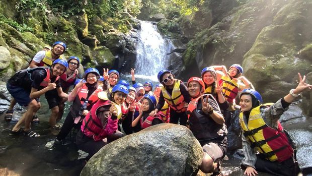 Body Rafting di Curug Naga