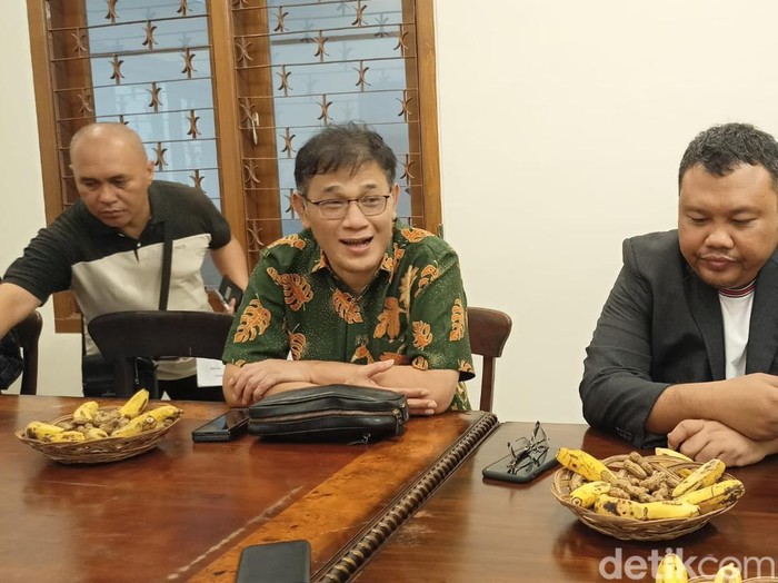 Budiman Sudjatmiko (tengah). (Adrial Akbar/detikcom)