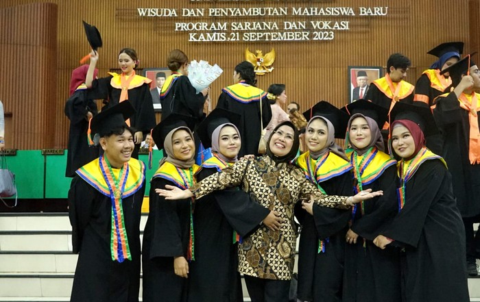 Bupati Serang Ratu Tatu