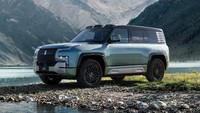 Mobil ini memiliki panjang 5.319 mm, lebar 2.050 mm, tinggi 1.930 mm, dengan jarak sumbu roda 3.050 mm. Mobil ini lebih panjang 502 mm, lebih sempit 137 mm, dan lebih rendah 39 mm dibandingkan Mercedes-Benz G-Class. Sedangkan untuk jarak sumbu roda lebih panjang 160 mm. Foto: Carnewschina
