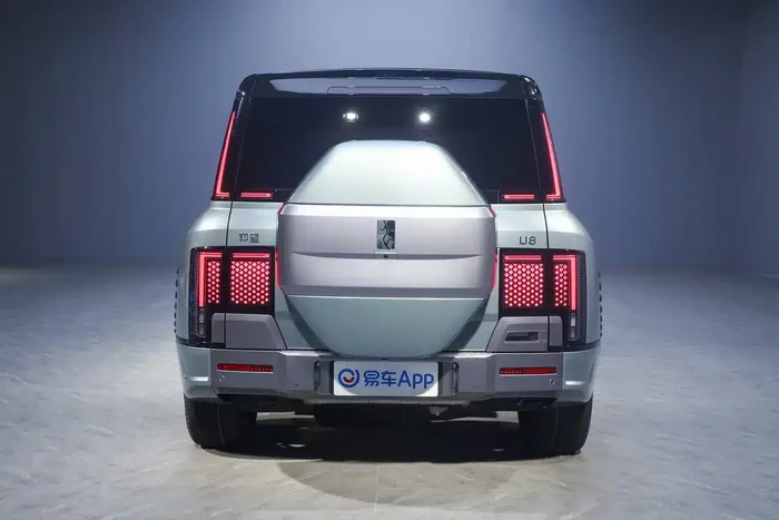 BYD YangWang U8
