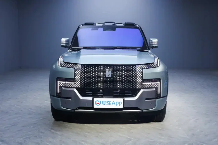 BYD YangWang U8