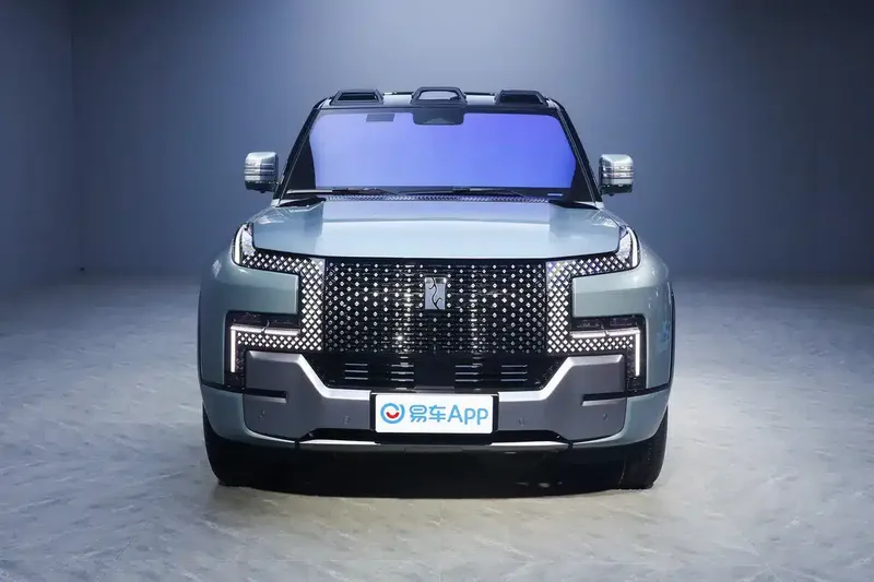 BYD YangWang U8