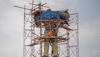 Pembangunan patung Proklamator RI Soekarno atau Bung Karno dengan tinggi 10 meter dengan anggaran biaya sebesar Rp495.173.220 tersebut ditargetkan rampung pada bulan Desember 2023. ANTARA FOTO/Nova Wahyudi