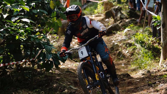 Kejuaraan balap sepeda downhill bertajuk 76 Indonesian Downhill 2023 akan segera bergulir. Ajang yang diinisiasi oleh 76Rider akan berlangsung di Ternadi Bike Park, Kudus, Jawa Tengah, 30 September dan 1 Oktober 2023.