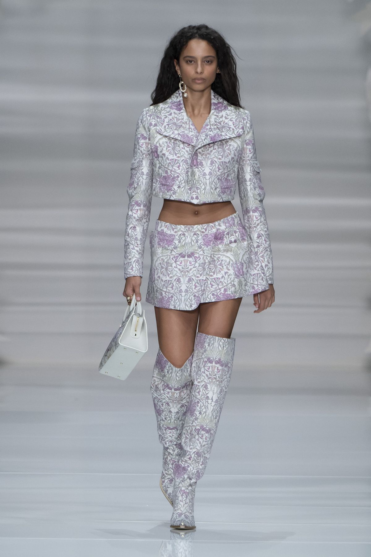 Aigner Kembali ke Milan Fashion Week Hadirkan Sentuhan Baru di