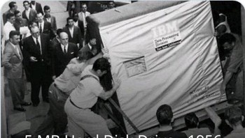 Hardisk 5MB pada tahun 1955 vs Hardisk 1TB sekarang. Foto: https://twitter.com/UmarBzv