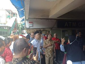 Legislator PDIP DKI Tinjau Blok G Tanah Abang, Pedagang Curhat Pasar Mati