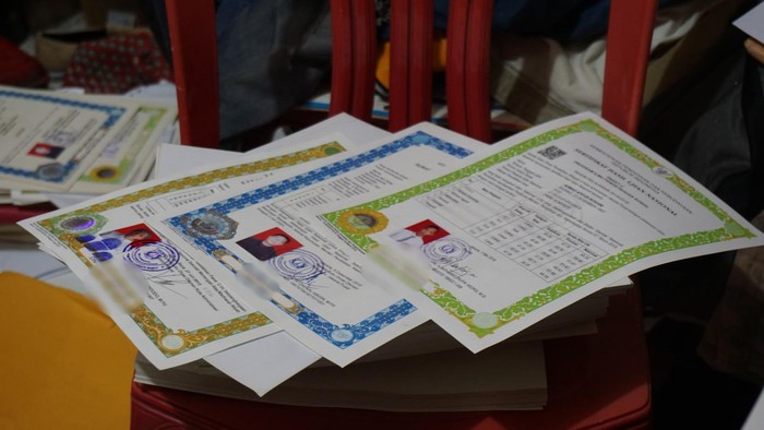 Polisi Gerebek Rumah Percetakan Sertifikat Palsu di Tambora