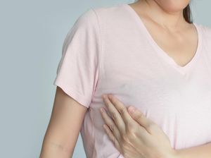 Dokter Sarankan Suami Sering Remas Payudara Istri, Begini Manfaatnya