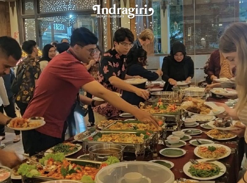 Indragiri Seafood and Resto Surabaya.
