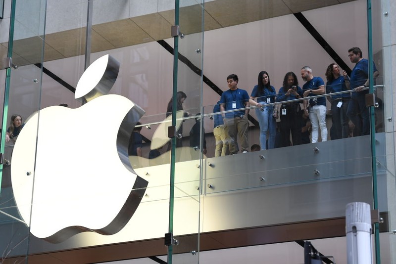 SYDNEY, AUSTRALIA - SEPTEMBER 22: Customers at the Australian release of the latest iPhone and Apple Watch models at the Apple Store on September 22, 2023 in Sydney, Australia. Apple launched its lineup of the latest iPhone 15 versions as well as other product upgrades such as the Apple Watch Series 9 and Apple Watch Ultra 2 feauturing new design, improved performance and new materials.  (Photo by James D. Morgan/Getty Images)