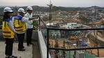 Jokowi Tinjau Kantor Presiden di IKN, Ikut Tanam Pohon Beringin Jokowi Tinjau Kantor Presiden di IKN, Ikut Tanam Pohon Beringin