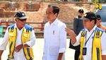 Kala Jokowi Buka Aliran Perdana Bendungan di IKN